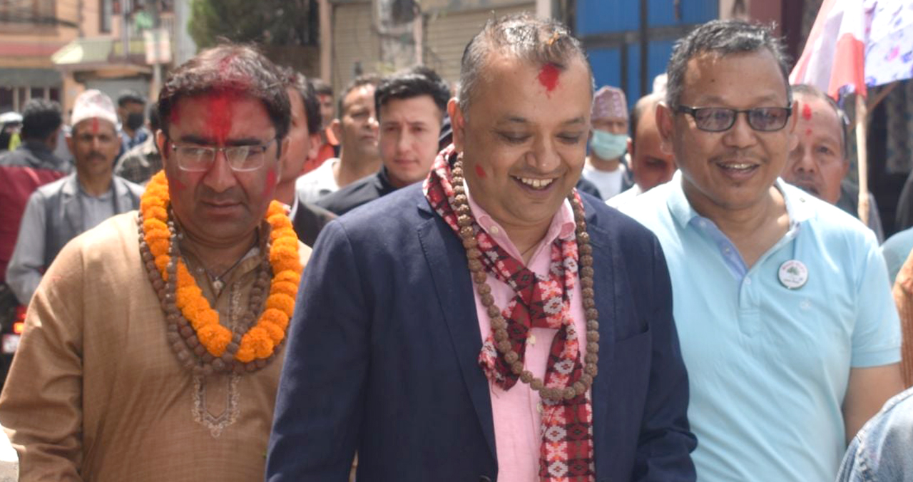 गगन थापासंग चुनाव भिड्न एमालेले सिफारिस गर्यो उम्मेदवार, तान्यो सबैको ध्यान !
