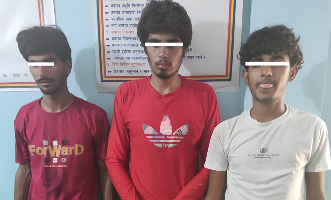 गाउँपालिकाका कर्मचारीलाई कुटपिट गरि लुट्ने ३ भारतीय प्रहरी फन्दामा