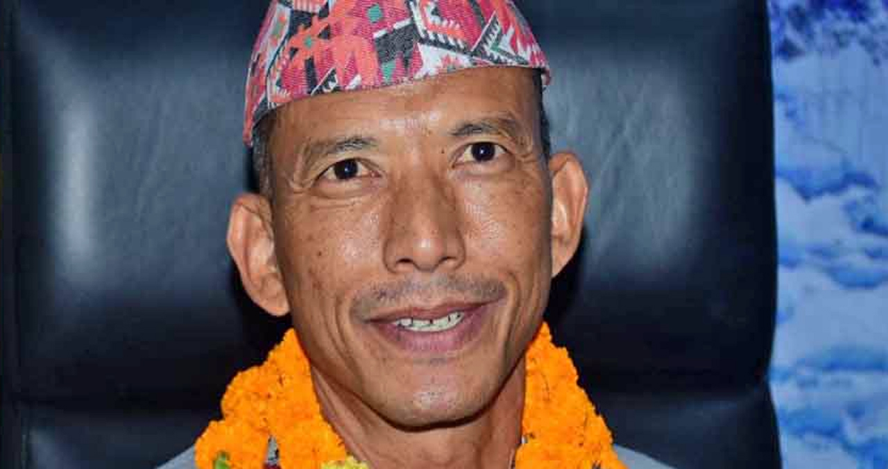 डेरामा बस्ने मेटमणी चौधरीलाई मन्त्री बनेको पहिलो दिनमै पर्यो यस्तो फसाद !