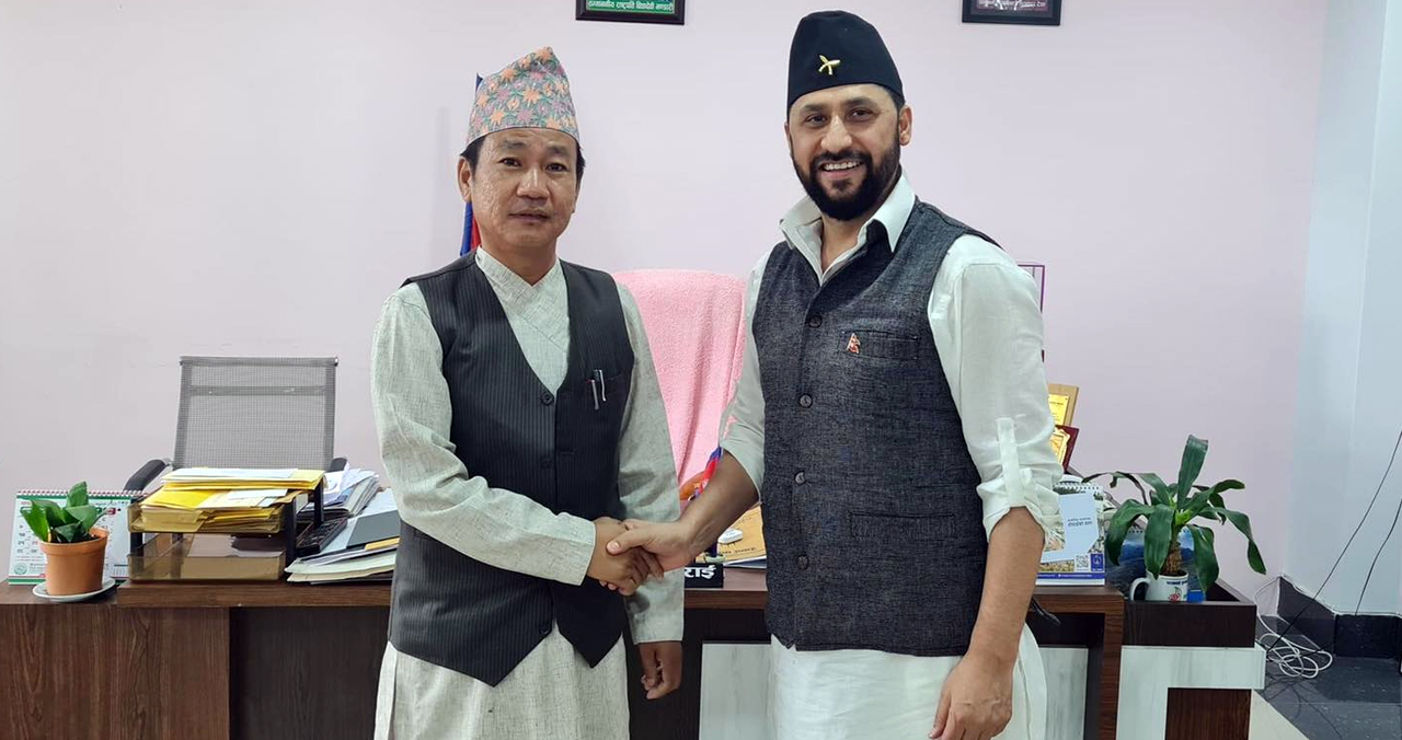 हर्कलाई भेट्न घण्टी बोकेरै धरान पुगे रबि, झनै अर्को आशा पलायो !