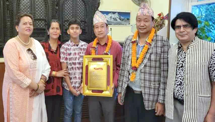 जनजनको मनमनमा बसेका मेयर हर्क साम्पाङले पाए अन्तर्राष्ट्रिय सम्मान, धराने जनतामा छायो झनै अर्को खुसीयाली !