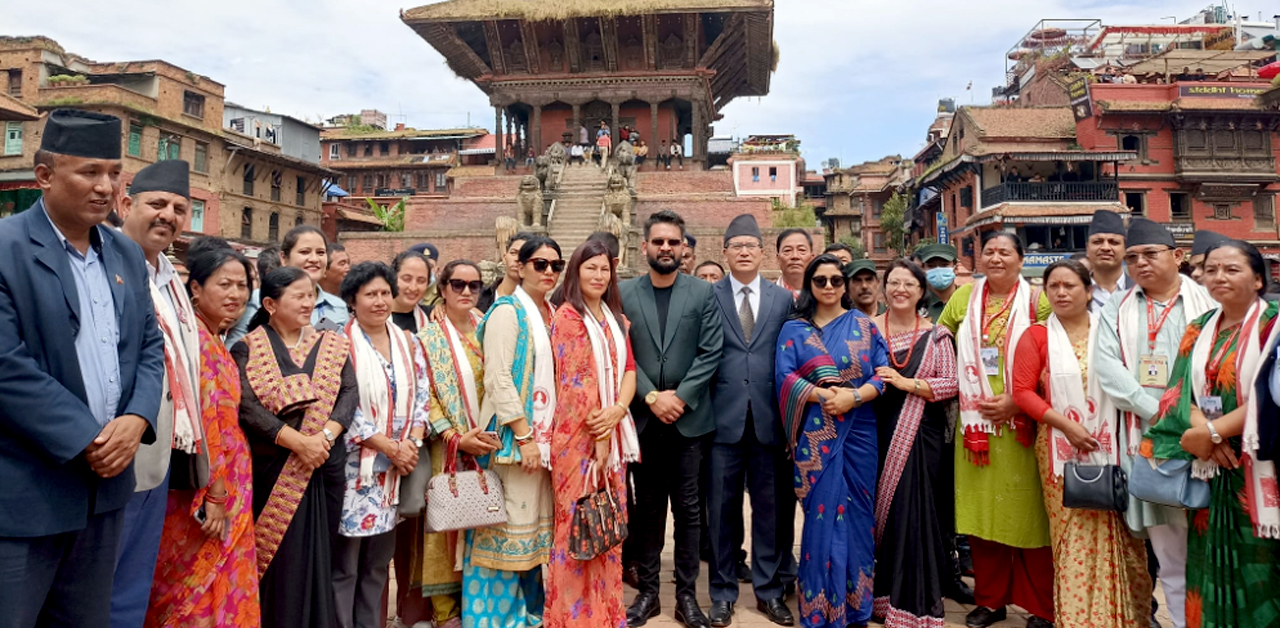 बालेनसहितको जम्बो मेयर टोली पुग्यो भक्तपुर, तान्यो देश दुनियाँ ध्यान !