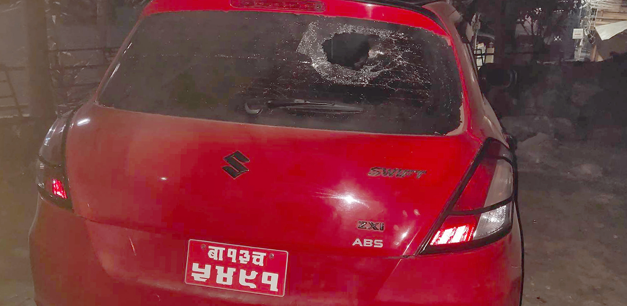 कपनमा एमालेका युवा नेताको गाडीमाथि भयो तोडफोड, कसले गर्यो ?