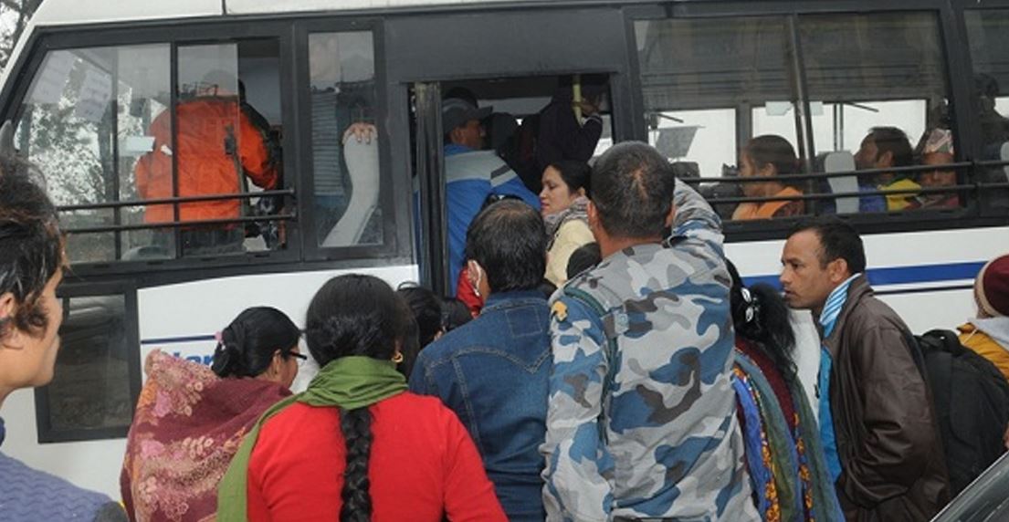 दशैंमा घर बिदा जाने सशस्त्र प्रहरीलाई निःशुल्क बस सेवा