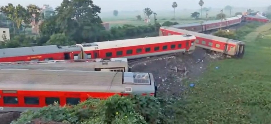 भारतको बिहारमा रेल दुर्घटना : ६ को मृत्यु, १०० जना घाइते