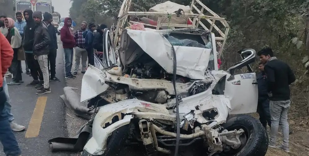 बारामा बुलेरो र ट्रक ठोक्किँदा दुई जनाकोज्यान गयो, तीन घाइते