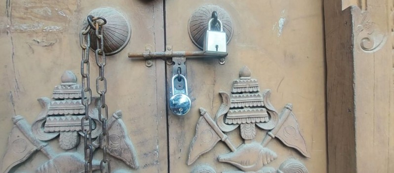 वर्षौं भाडा नतिर्ने भृकुटीमण्डपका २० सटलमा समाजकल्याणको ताला